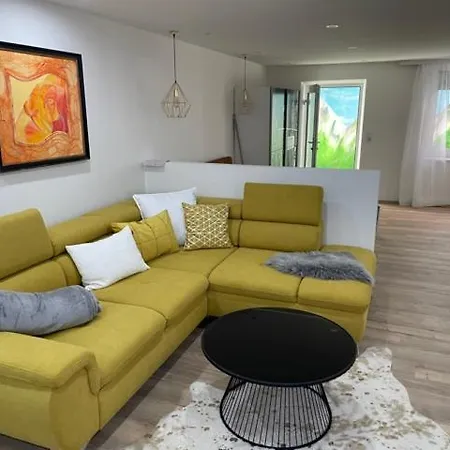 Aussergewoehnliche Kellerloft Appartement Innsbruck