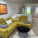 Aussergewoehnliche Kellerloft Apartment Innsbruck